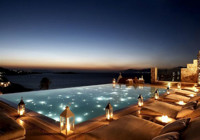 Bill and Coo Suites, Pool