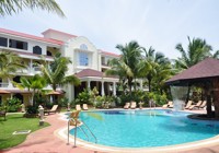 Joecons Beach Resort pool.jpg