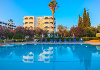 Continental Palace Hotel hotel buidling and pool.jpg