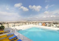 Dorian Inn. Outdoor Pool