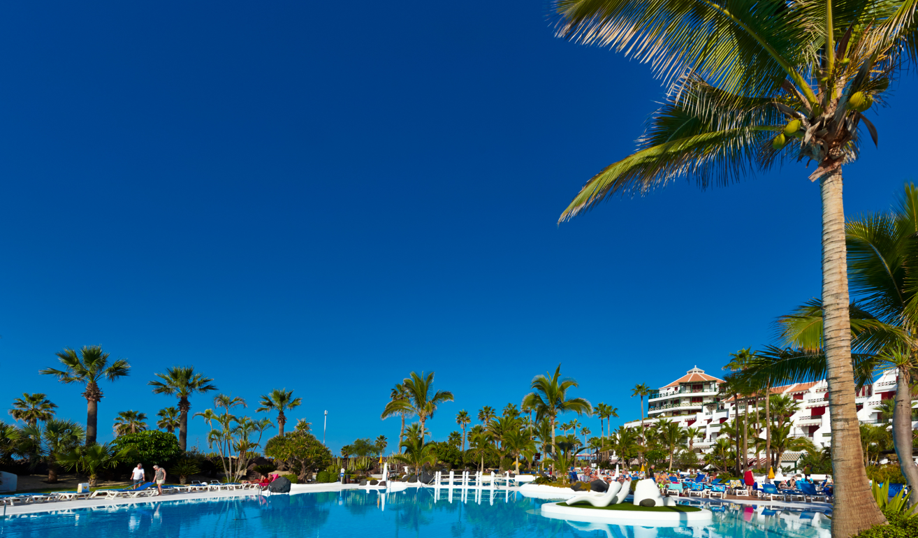 Parques Santiago. Outdoor pool