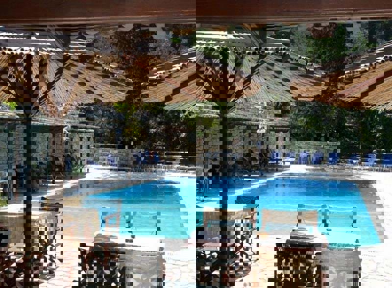 Bastas Complex